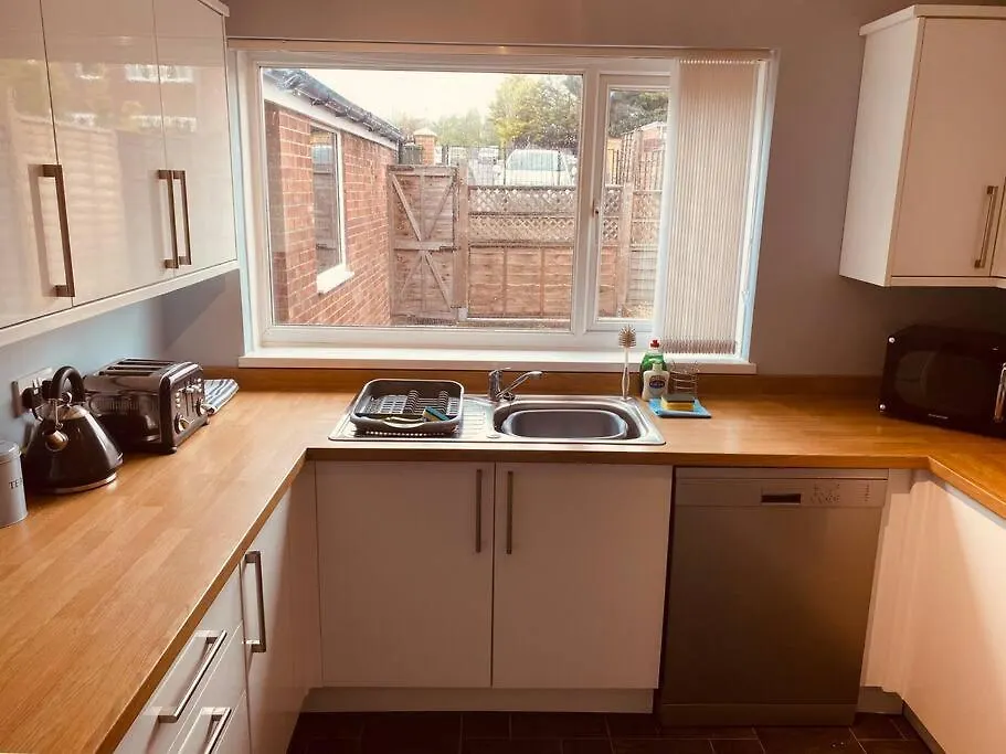 Holiday home Comfy House With Parking For Multiple Vehicles Villa Cardiff