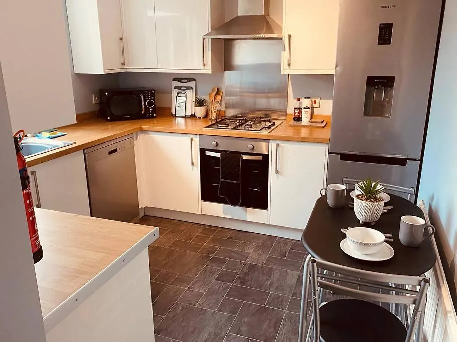 Comfy House With Parking For Multiple Vehicles Villa Cardiff