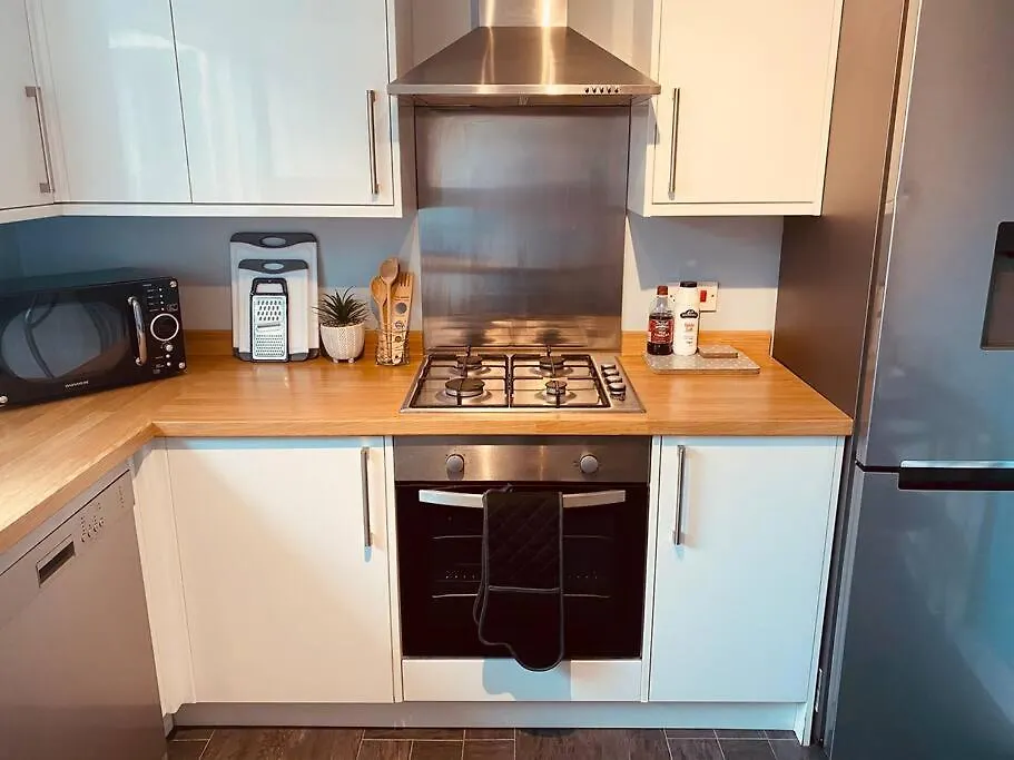 Comfy House With Parking For Multiple Vehicles Villa Cardiff 0*,  United Kingdom