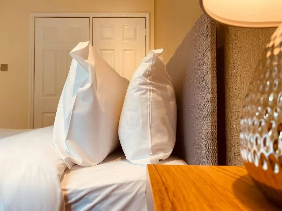 Holiday home Comfy House With Parking For Multiple Vehicles Villa Cardiff