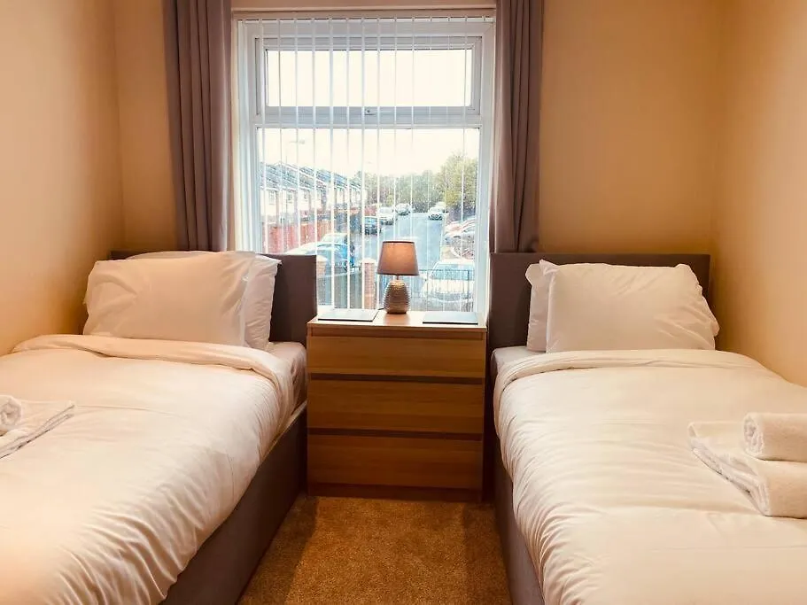 Holiday home Comfy House With Parking For Multiple Vehicles Villa Cardiff
